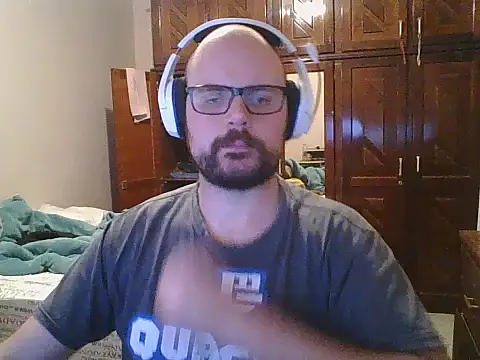 Snapshot of SuyNey chatting on 09-11-25, 12:44 SuyNey online show from 09-11-25, 12:44