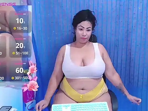Snapshot of mature_beautifull chatting on 05-27-26, 01:13 mature beautifull online show from 05-27-26, 01:13