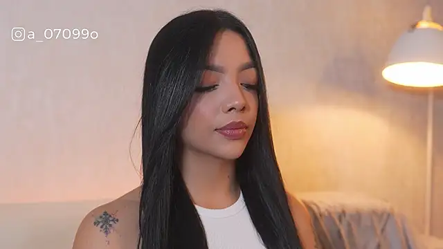 sarah hiill online show from 12-17-25, 12:00