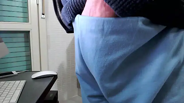 Snapshot of Unicum900 chatting on 02-05-25, 04:58 Unicum900 online show from 02-05-25, 04:58