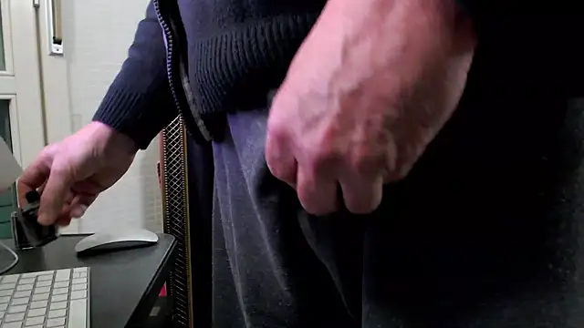 Snapshot of Unicum900 chatting on 02-20-25, 04:57 Unicum900 online show from 02-20-25, 04:57