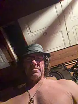 Snapshot of Likewise chatting on 07-15-26, 01:27 Likewise online show from 07-15-26, 01:27