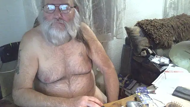 SexySantaC online show from 03-18-25, 04:47