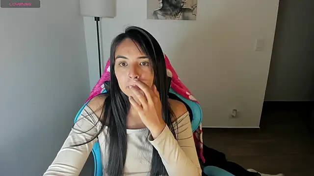 Miss Nicole online show from 05-27-26, 01:02