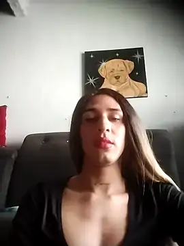 Snapshot of CharlotteBigCock chatting on 10-23-25, 04:50 CharlotteBigCock online show from 10-23-25, 04:50