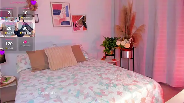 Snapshot of Misslaurenn chatting on 02-16-25, 01:14 Misslaurenn online show from 02-16-25, 01:14