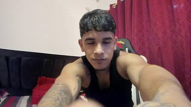 Snapshot of Evan_stoner chatting on 09-19-25, 01:51 Evan stoner online show from 09-19-25, 01:51