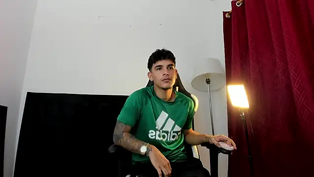 Snapshot of Evan_stoner chatting on 10-11-25, 04:12 Evan stoner online show from 10-11-25, 04:12