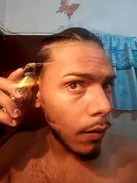 Snapshot of apolodiosgriego chatting on 11-26-25, 03:24 apolodiosgriego online show from 11-26-25, 03:24