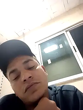 Snapshot of 121fff chatting on 09-15-25, 11:38 121fff online show from 09-15-25, 11:38