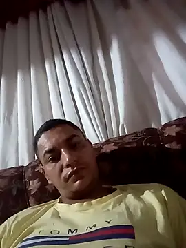 Snapshot of 121fff chatting on 11-12-25, 10:37 121fff online show from 11-12-25, 10:37