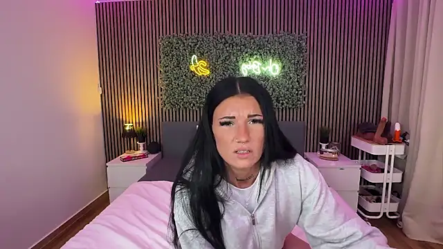 Snapshot of LizaRoxx chatting on 01-13-26, 09:20 LizaRoxx online show from 01-13-26, 09:20