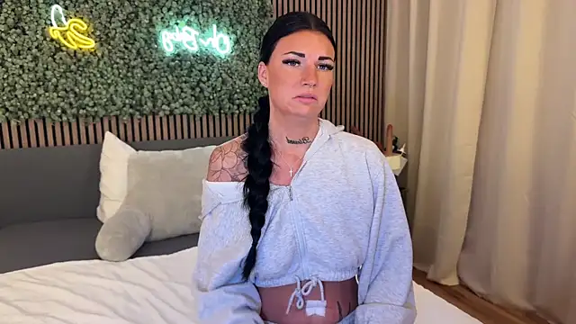 Snapshot of LizaRoxx chatting on 02-08-26, 12:14 LizaRoxx online show from 02-08-26, 12:14