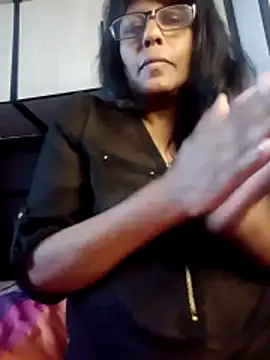 Snapshot of MsAttitude chatting on 06-12-26, 08:24 MsAttitude online show from 06-12-26, 08:24