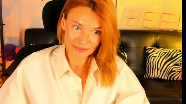 Snapshot of MistyBarnes chatting on 03-09-25, 03:16 MistyBarnes online show from 03-09-25, 03:16