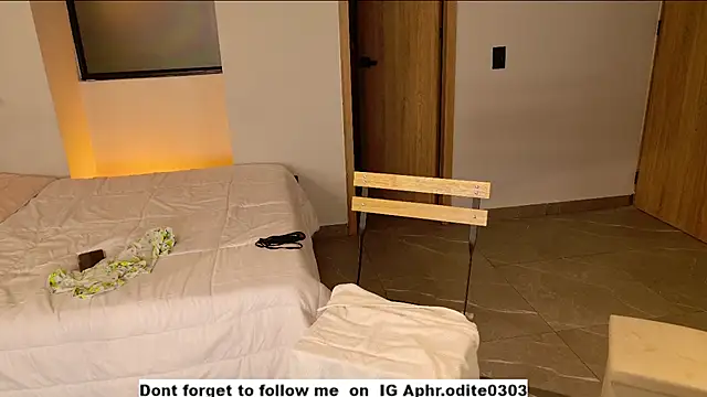 Snapshot of Nikol-JE chatting on 03-10-25, 03:01 Nikol-JE online show from 03-10-25, 03:01