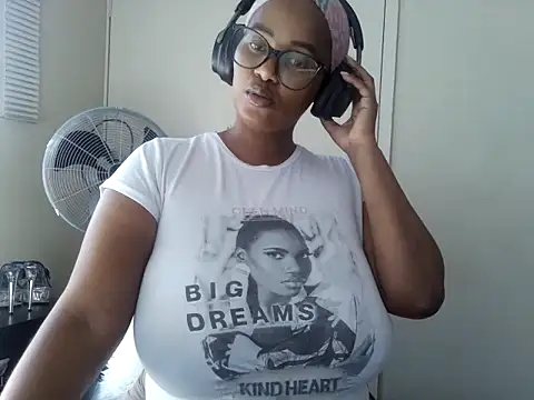 Snapshot of Charlie-Crawford chatting on 05-26-26, 07:04 Charlie-Crawford online show from 05-26-26, 07:04