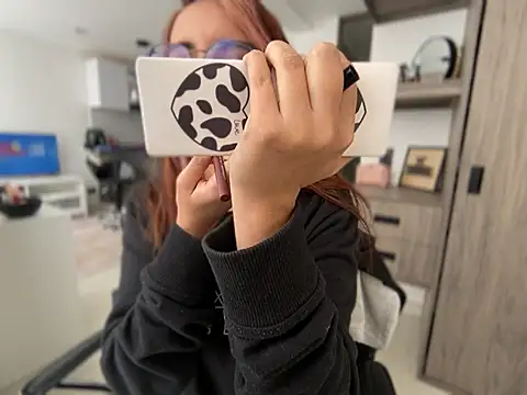 Snapshot of Anny_Moore09 chatting on 02-16-25, 02:54 Anny Moore09 online show from 02-16-25, 02:54