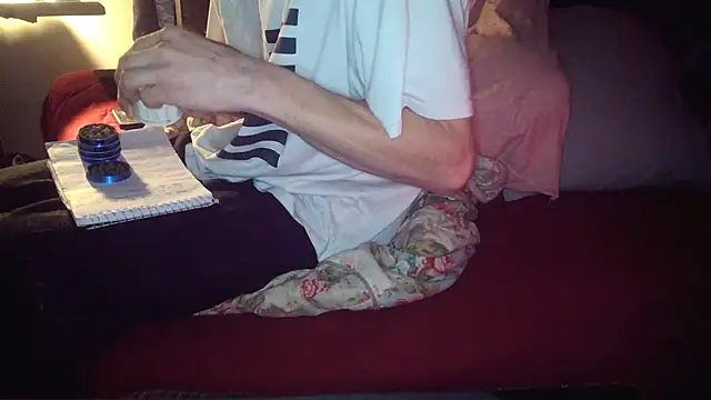 Snapshot of xxxTony999 chatting on 12-13-24, 05:38 xxxTony999 online show from 12-13-24, 05:38