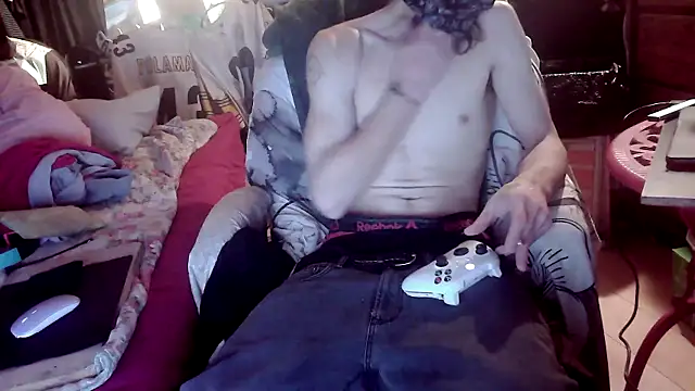 Snapshot of xxxTony999 chatting on 01-02-25, 11:27 xxxTony999 online show from 01-02-25, 11:27