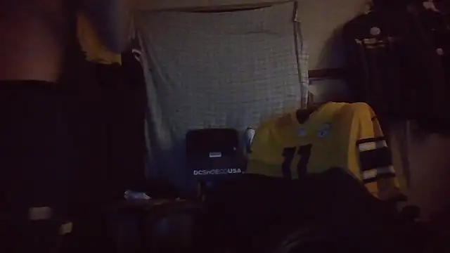 Snapshot of xxxTony999 chatting on 09-21-25, 08:27 xxxTony999 online show from 09-21-25, 08:27