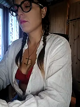 Snapshot of dolcehelena993 chatting on 09-20-25, 12:28 dolcehelena993 online show from 09-20-25, 12:28