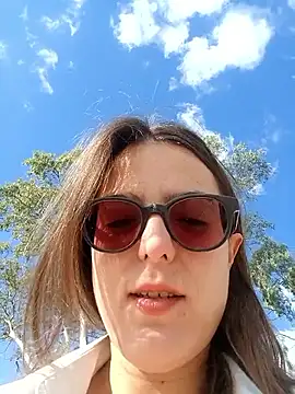 Snapshot of dolcehelena993 chatting on 10-04-25, 07:39 dolcehelena993 online show from 10-04-25, 07:39