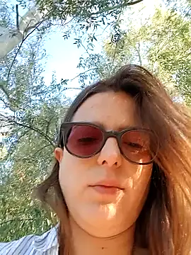 Snapshot of dolcehelena993 chatting on 10-19-25, 07:42 dolcehelena993 online show from 10-19-25, 07:42