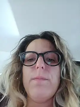 Snapshot of dolcehelena993 chatting on 07-12-26, 02:30 dolcehelena993 online show from 07-12-26, 02:30