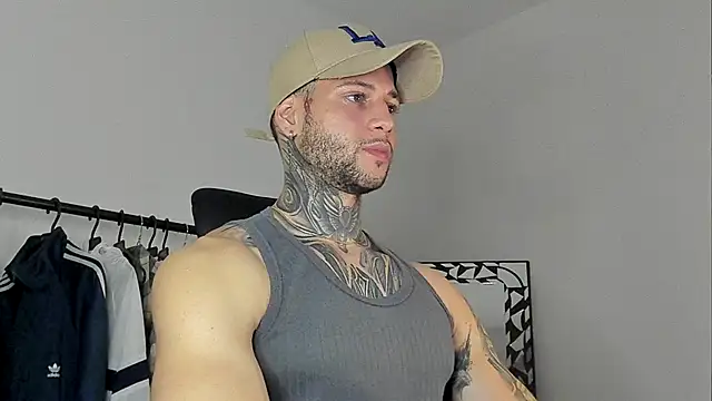 Snapshot of _jamesleandros1 chatting on 10-25-25, 02:30 jamesleandros1 online show from 10-25-25, 02:30