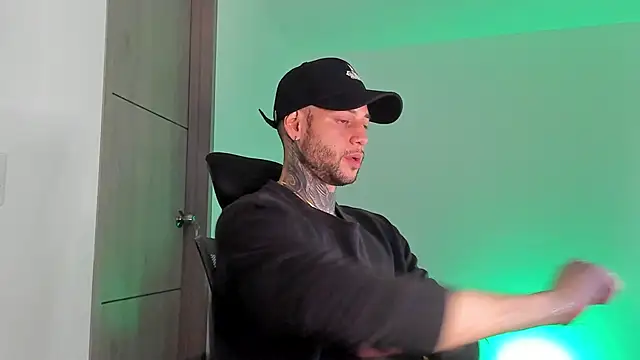  jamesleandros1 online show from 03-26-26, 01:44