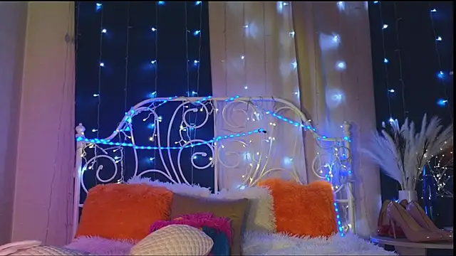 Snapshot of Funny_Bunny chatting on 02-07-25, 12:42 Funny Bunny online show from 02-07-25, 12:42