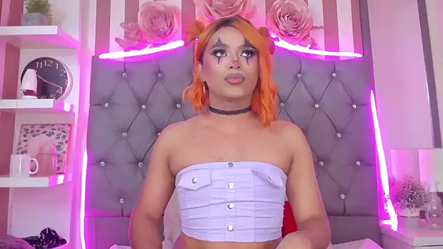 Snapshot of Star-Fire chatting on 10-23-25, 08:40 Star-Fire online show from 10-23-25, 08:40