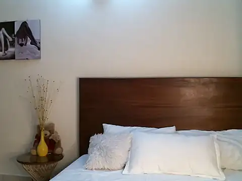 Snapshot of pay_tience chatting on 02-14-25, 10:59 pay tience online show from 02-14-25, 10:59