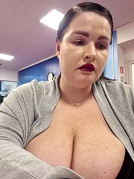 GeorgiaLerox online show from 01-16-26, 01:48