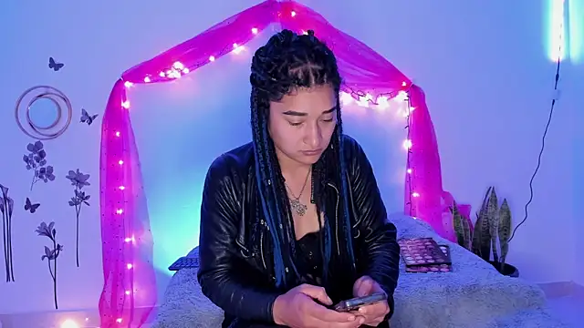 Snapshot of Eva_Lee_ chatting on 01-21-25, 06:00 Eva Lee online show from 01-21-25, 06:00