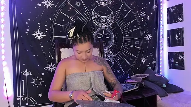 Snapshot of Eva_Lee_ chatting on 10-01-25, 08:31 Eva Lee online show from 10-01-25, 08:31