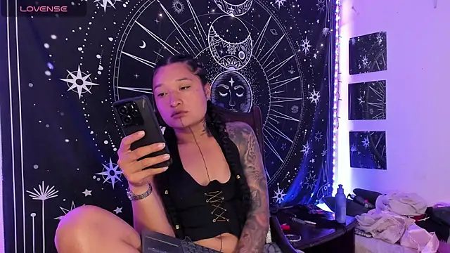 Eva Lee  online show from 10-10-25, 07:40