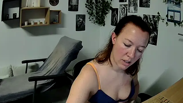 Snapshot of AnyaKrey@xh chatting on 02-09-25, 06:16 AnyaKreyxh online show from 02-09-25, 06:16