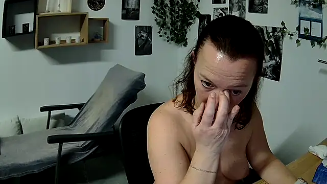 Snapshot of AnyaKrey@xh chatting on 02-23-25, 06:45 AnyaKreyxh online show from 02-23-25, 06:45