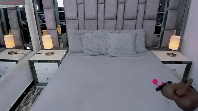 EMMAHILL1 online show from 10-05-25, 12:58