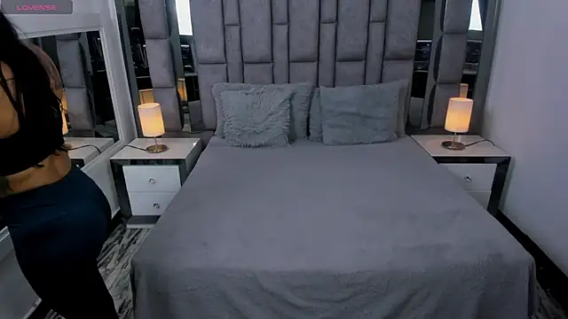 EMMAHILL1 online show from 10-16-25, 11:11