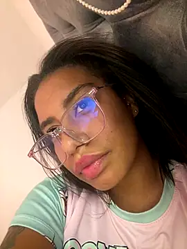 Snapshot of ATENEA_SEXXXY chatting on 11-12-25, 04:46 ATENEA SEXXXY online show from 11-12-25, 04:46