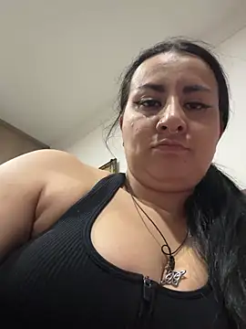 Snapshot of Abril_Luv chatting on 02-05-26, 01:32 Abril Luv online show from 02-05-26, 01:32