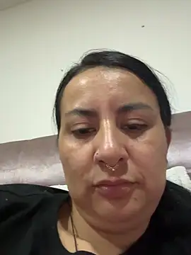 Snapshot of Abril_Luv chatting on 02-06-26, 01:54 Abril Luv online show from 02-06-26, 01:54