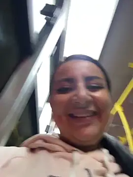 Snapshot of Abril_Luv chatting on 02-11-26, 01:21 Abril Luv online show from 02-11-26, 01:21