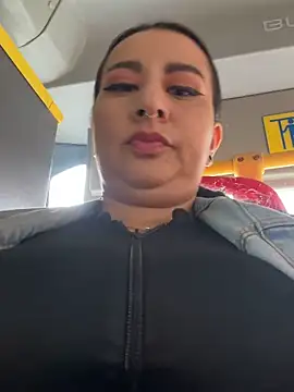 Snapshot of Abril_Luv chatting on 02-12-26, 12:11 Abril Luv online show from 02-12-26, 12:11