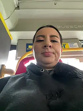 Snapshot of Abril_Luv chatting on 02-19-26, 12:01 Abril Luv online show from 02-19-26, 12:01