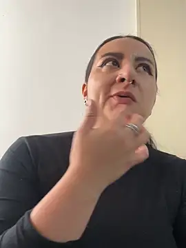 Snapshot of Abril_Luv chatting on 02-23-26, 01:19 Abril Luv online show from 02-23-26, 01:19