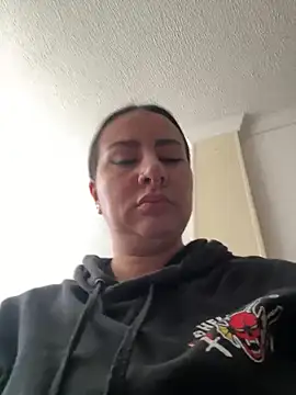 Snapshot of Abril_Luv chatting on 02-26-26, 01:10 Abril Luv online show from 02-26-26, 01:10